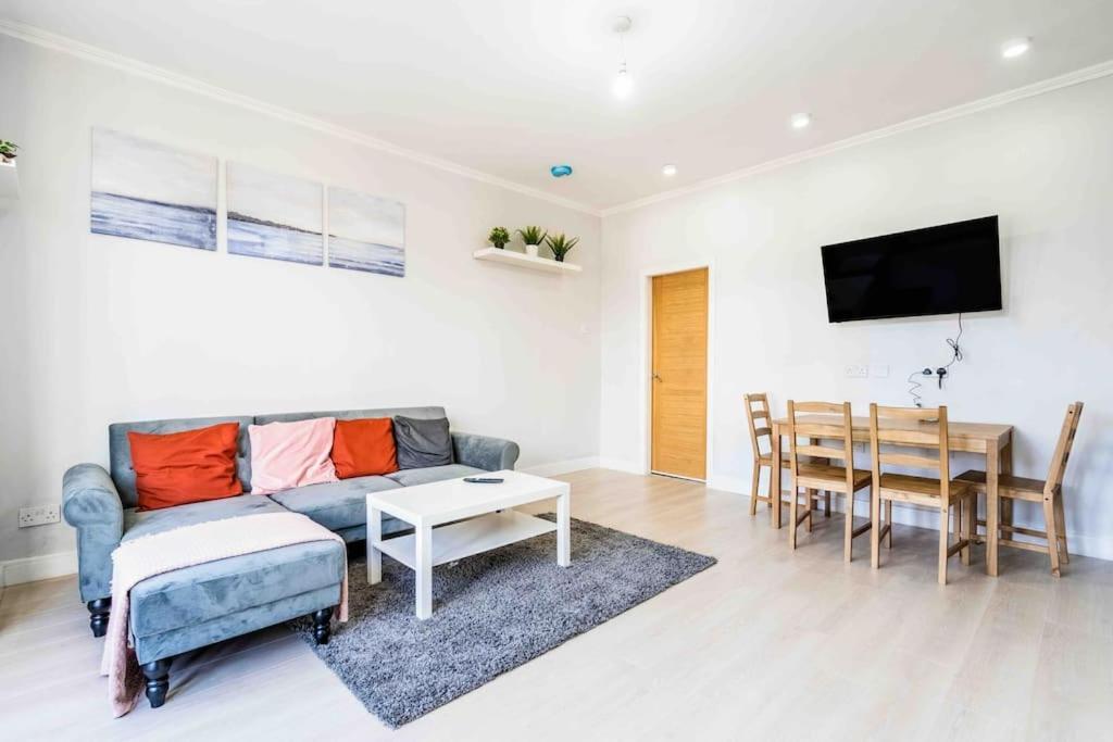 Beautiful Flat With Free Parking Lägenhet Birmingham Exteriör bild